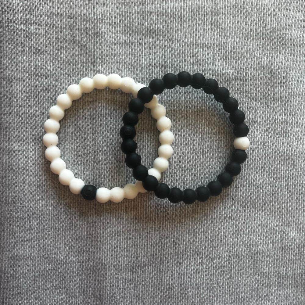 Black and White Beaded Bracelets Set
